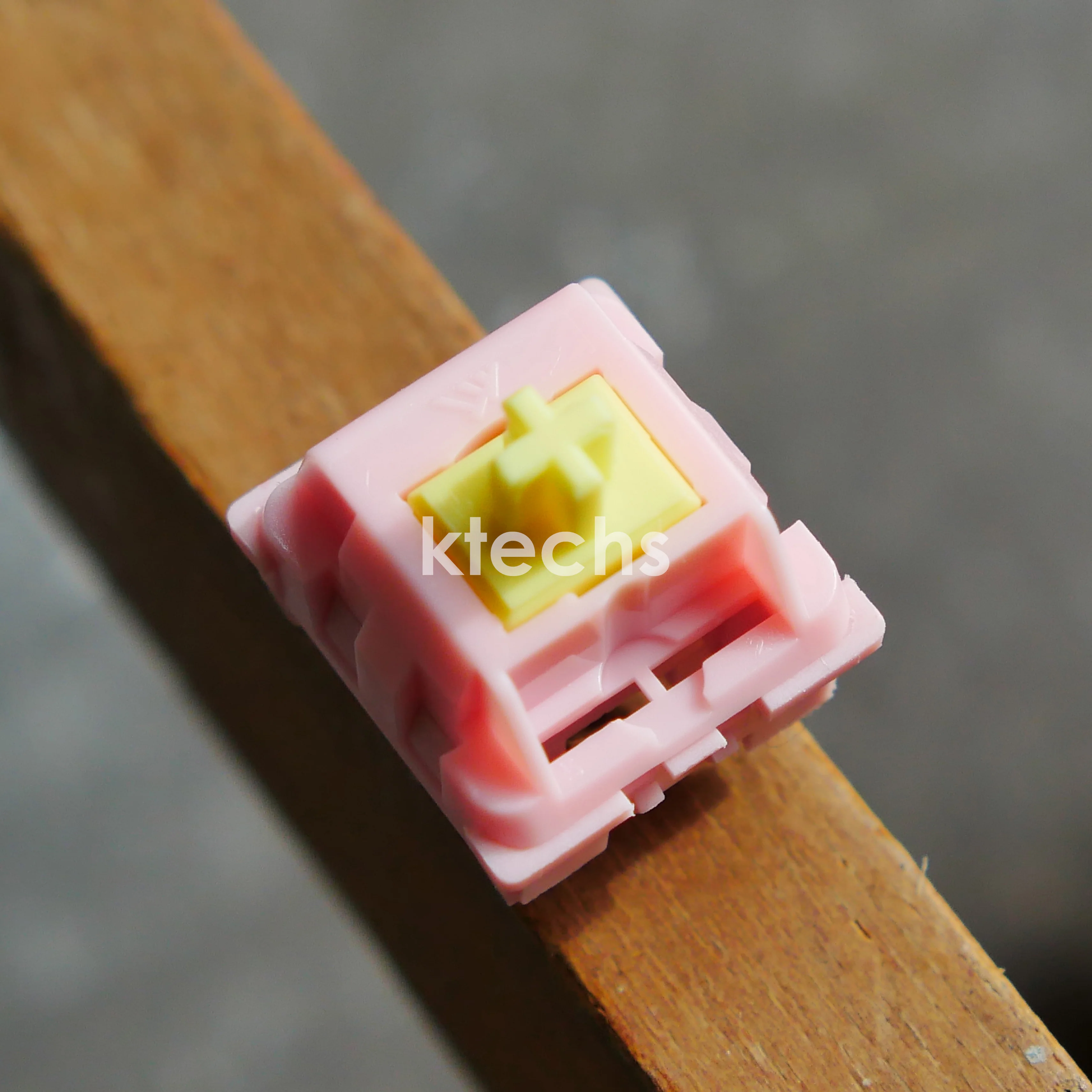 KTT Peach Linear Mechanical Switch - Image 4